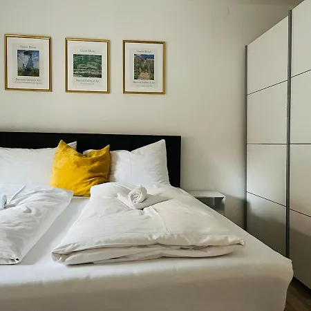 Neue Im Zentrum Von Fuer 2-4 Personen Apartament *