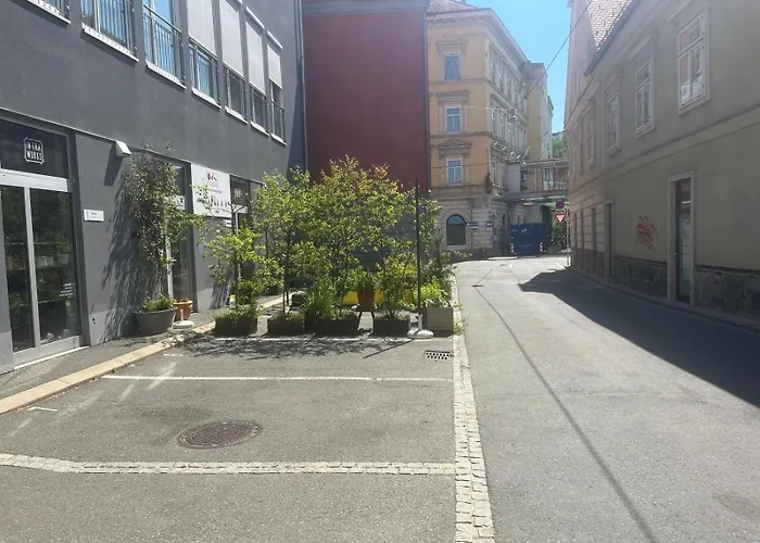 Apartament Neue Im Zentrum Von Fuer 2-4 Personen Graz
